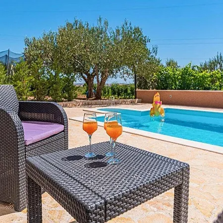 Appartement With Swimming Pool And 2 Šibenik