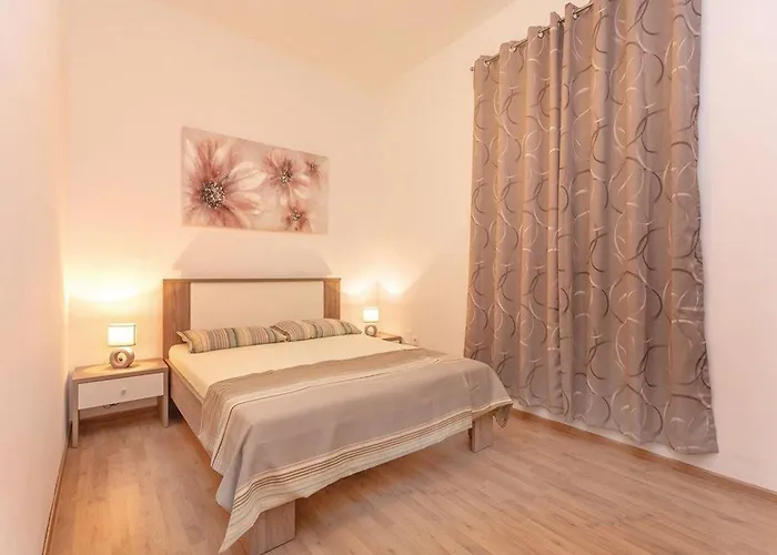 With Swimming Pool And 2 * Šibenik