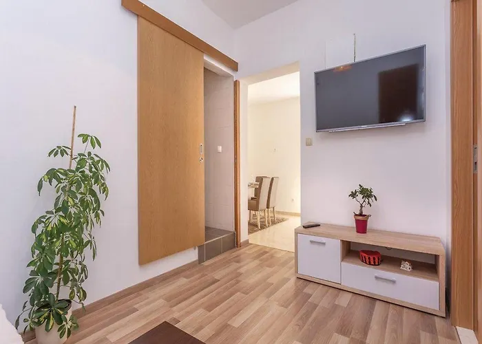 Appartement With Swimming Pool And 2